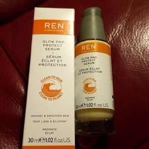 NEW REN Clean Skincare Radiance Vitamin C Glow Serum FULL SIZE